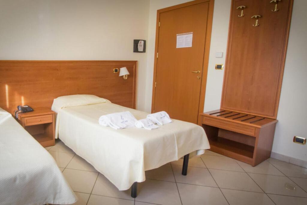 Hotel Jolly Modugno Eksteriør billede