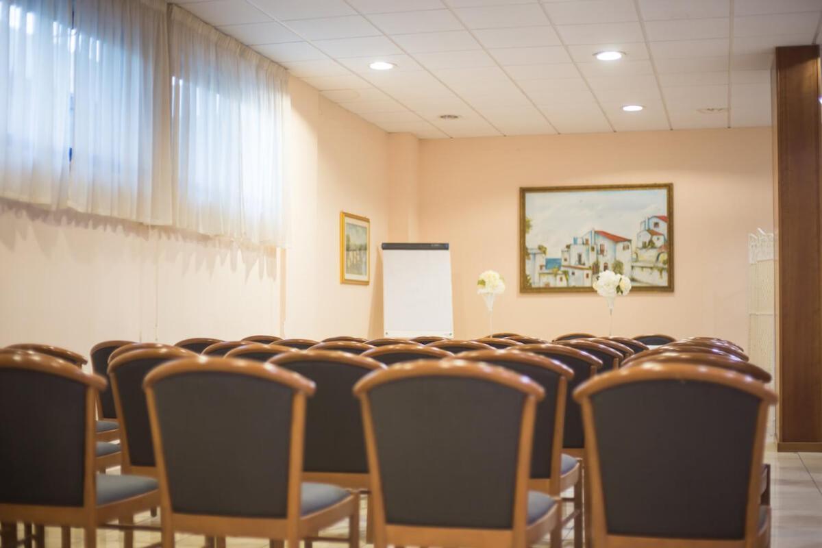 Hotel Jolly Modugno Eksteriør billede